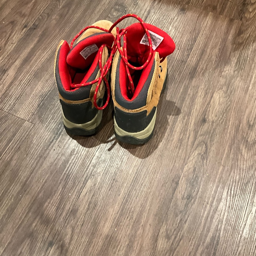 Columbia Brown Hiking Boots with Red Highlights - Picture 3 of 4